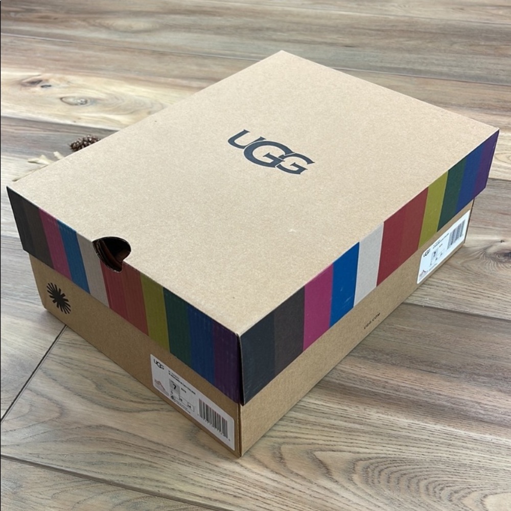 🌿UGG🌿 PRIDE HIGHLAND HI CALI COLLAGE SHOES - Picture 16 of 16